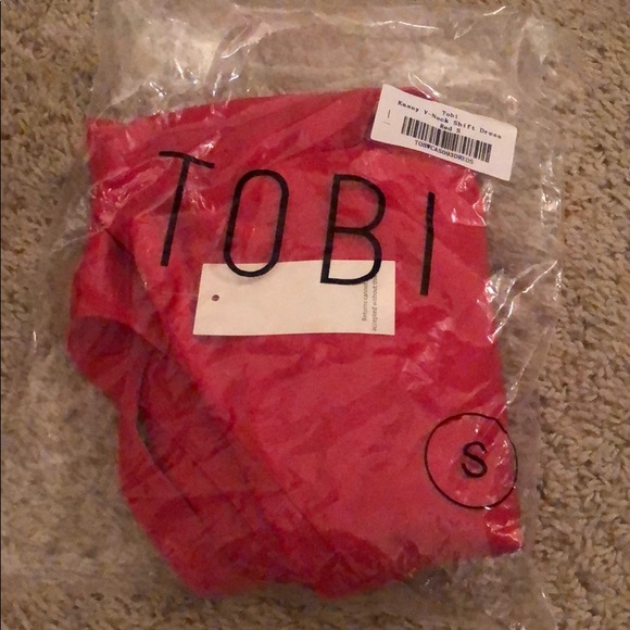 KASEY RED SHIFT DRESS - TOBI - Picture 5 of 5